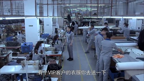 工厂打工妹给富婆送衣服,心机女等着看她笑话,不料她被老总看中