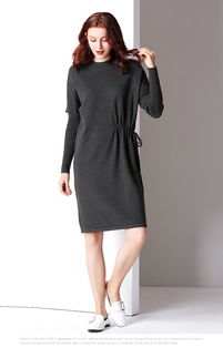 法米姿新款针织连衣裙 半高领修身显瘦设计，时尚百搭之选